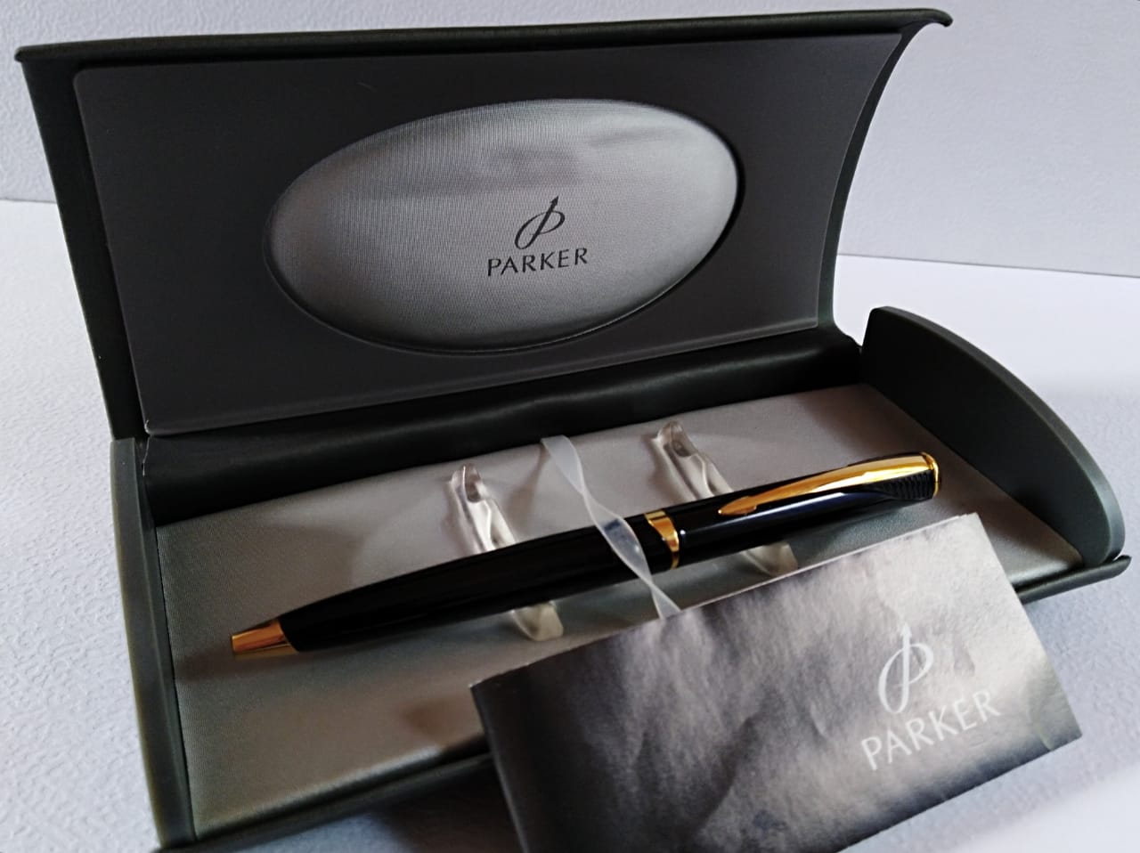 Bolígrafo  Parker negro